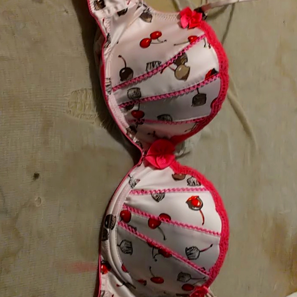 Victoria secret push-up bra
